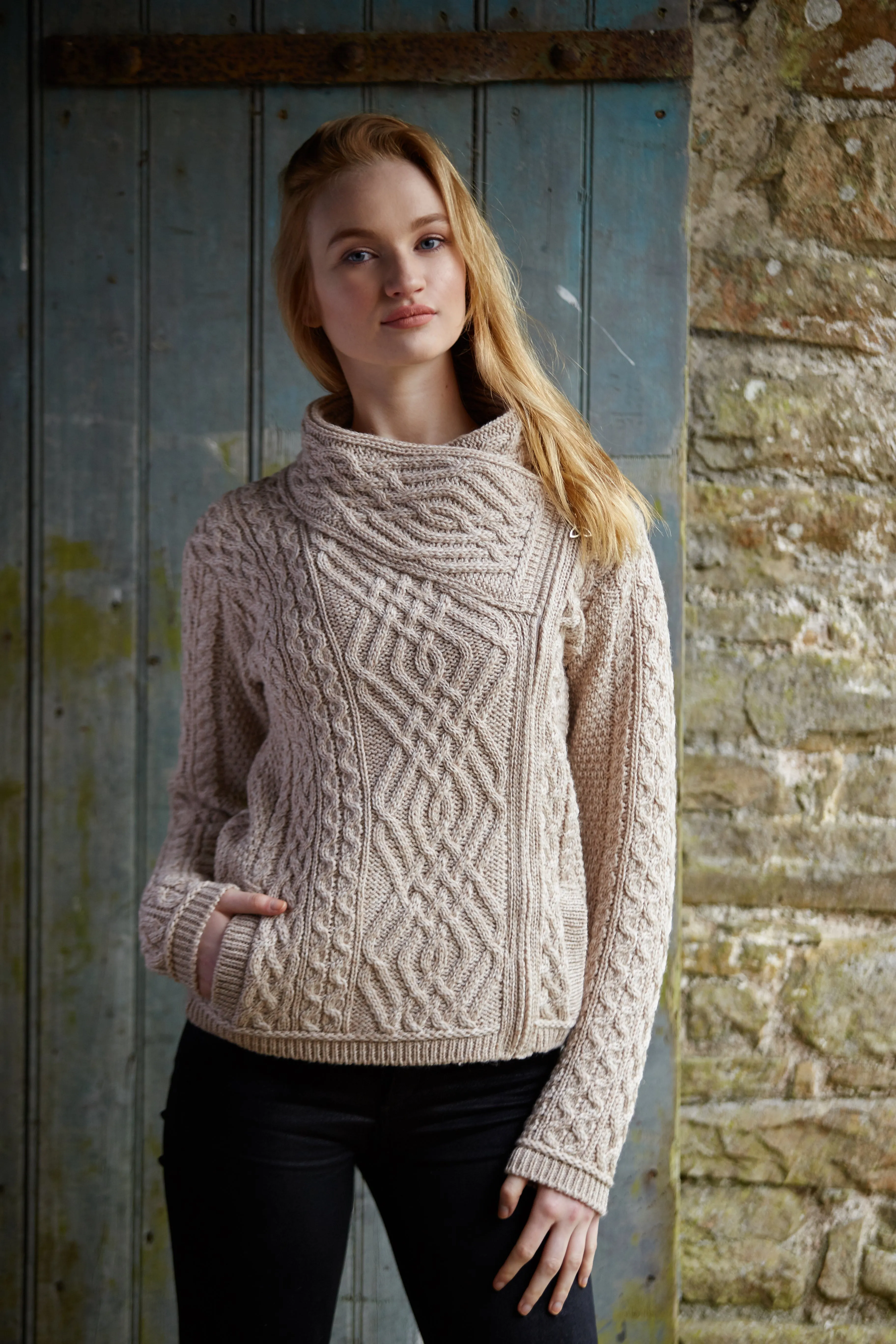 ARAN CABLE STITCH CARDIGAN WITH SIDE ZIP