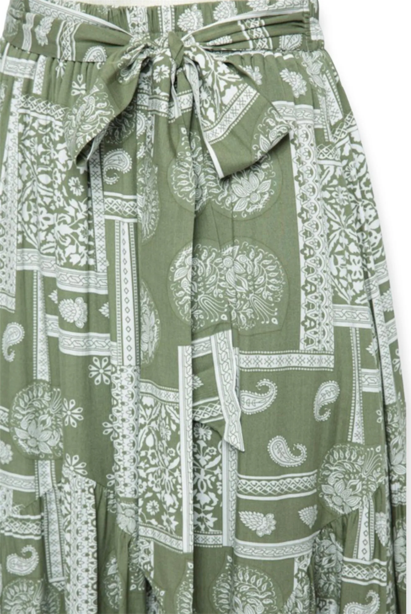 Bandana Pattern Asymmetrical Midi Skirt