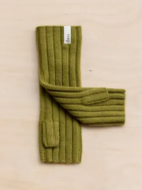 Cashmere and merino wrist warmers in Olive