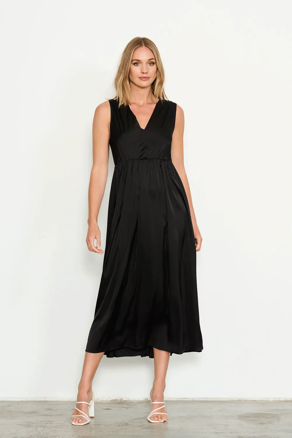 Holmes and Fallon - HF2402 Silky Waisted Dress