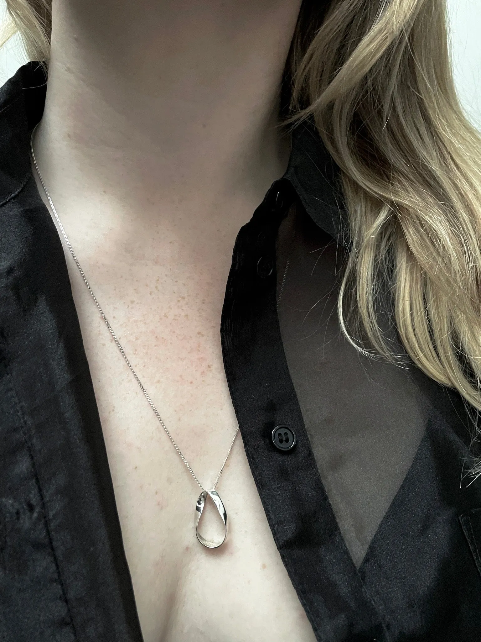 KYST Necklace