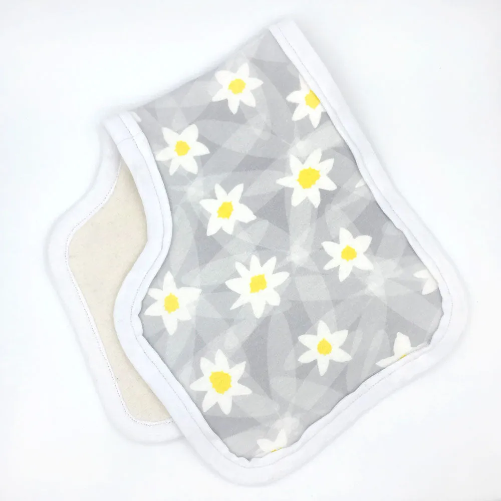 Lazy Daisy Burp Cloth - Organic Cotton