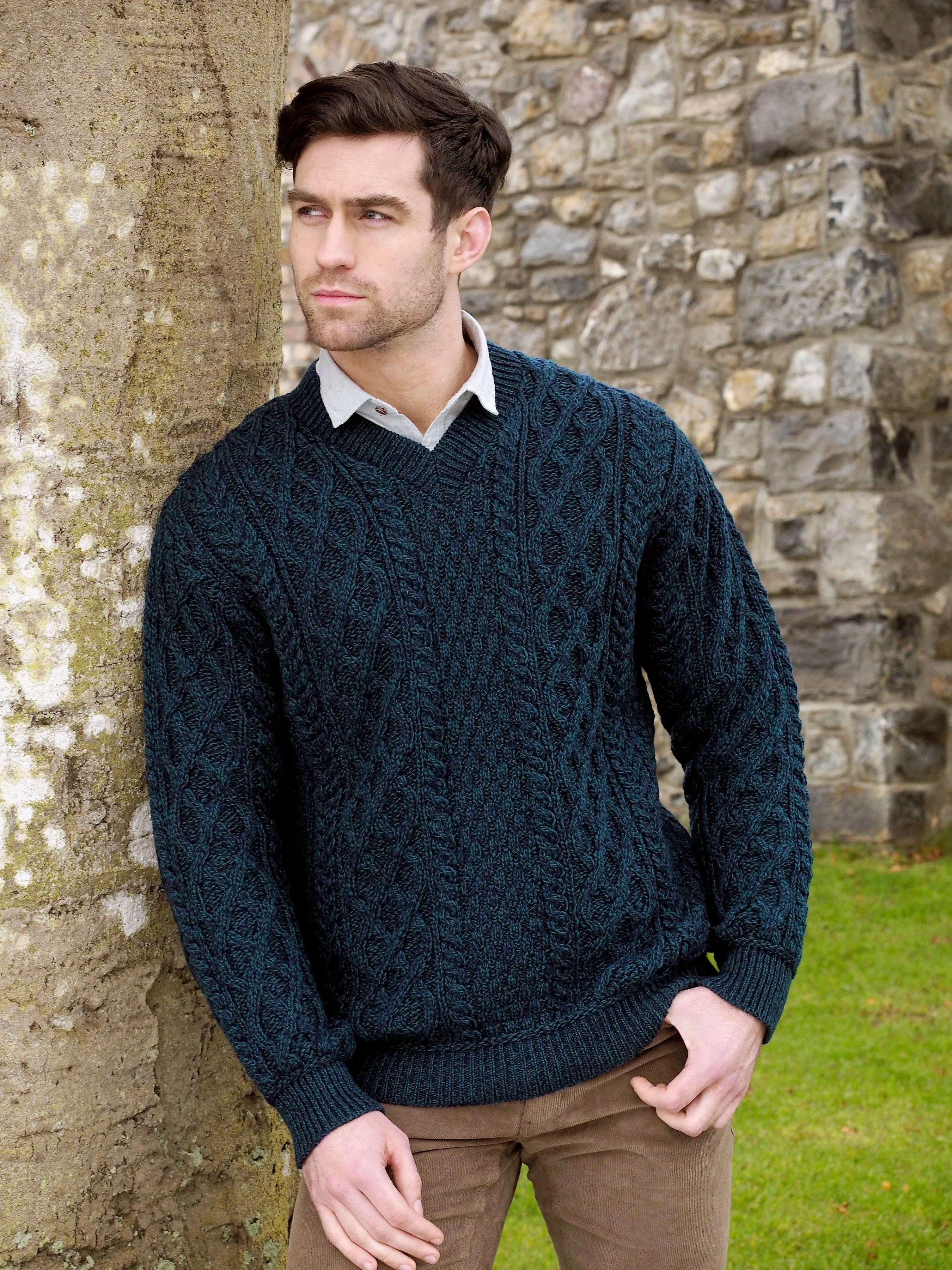 TRADITIONAL MERINO V NECK ARAN SWEATER