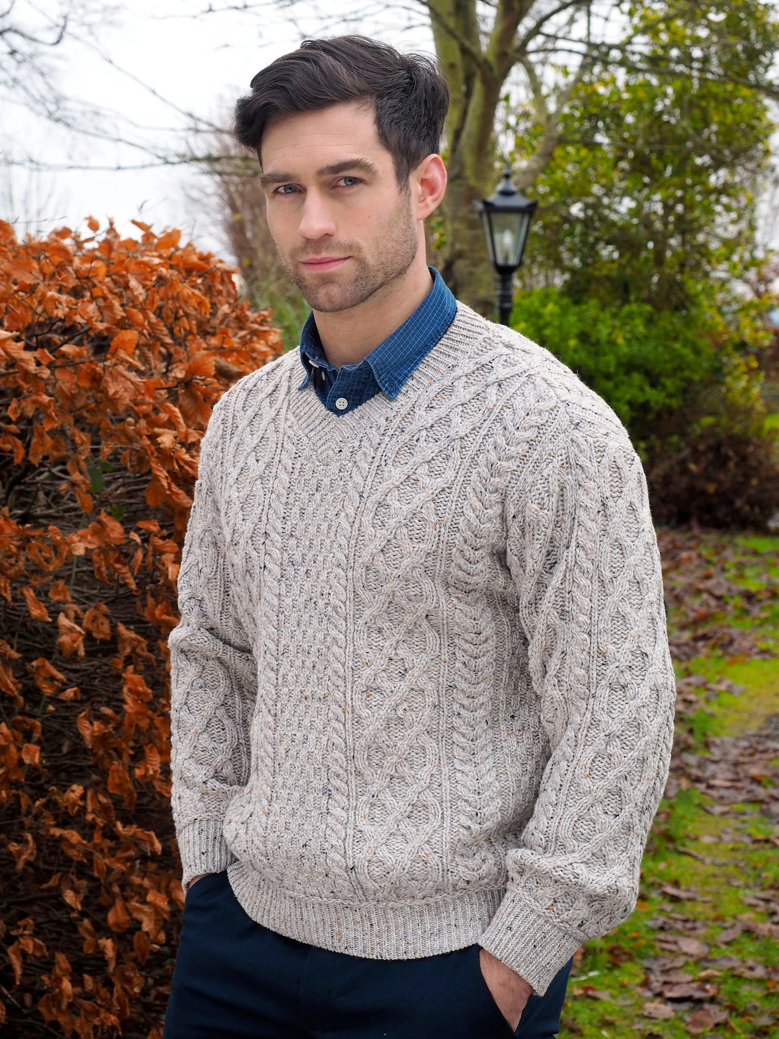 TRADITIONAL MERINO V NECK ARAN SWEATER