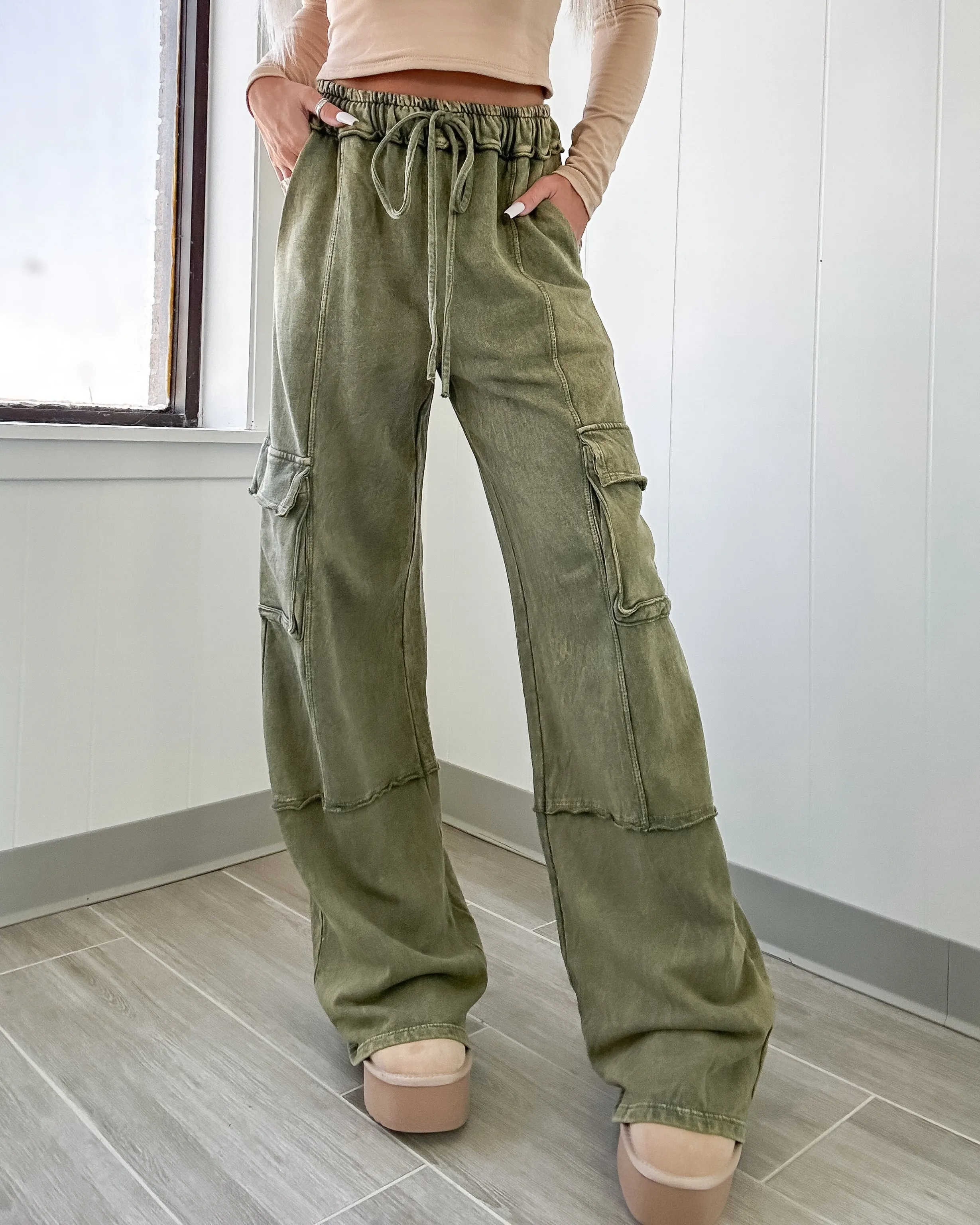 Vintage Vibes Cargo Sweatpants - Olive